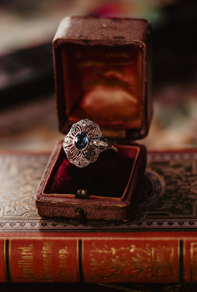 Platinum Antique Edwardian 1CT Natural Untreated Oval Eye Clean Sapphire and Diamond Engagement Ring, GEMMOLOGICAL LAB REPORT, 1900s Jewelry